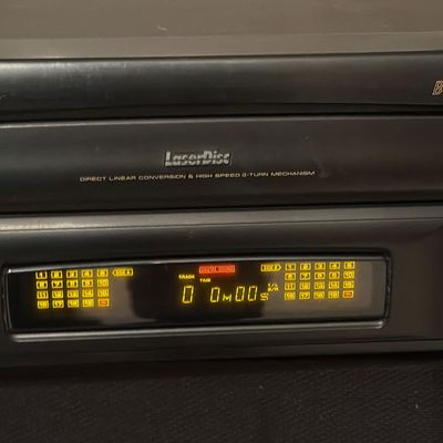 Pioneer CLD-D702 LaserDisc CD/CDV Player – Powers On, Tray Won’t Open – Parts/Repair