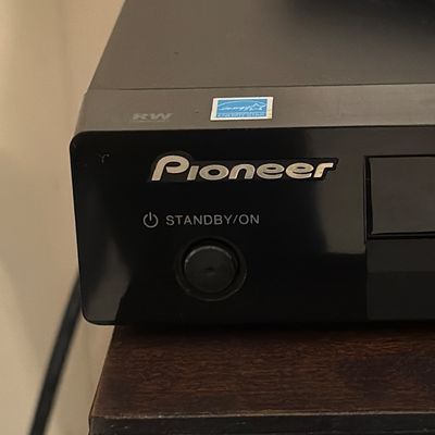 Pioneer DV-410V-K 1080p HDMI DVD/CD Player w/ Remote & USB – Powers On (Tvr)
