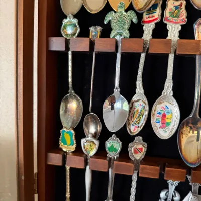 Vintage Travel Souvenir Spoon Collection in Wood Glass Display Case – Europe & Mediterranean Choice #2 DR