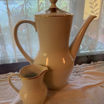 Coffee pot with creamer-DR