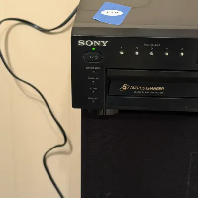 Sony DVP-NC655P 5-Disc DVD/CD Carousel Changer – Progressive Scan – Powers On