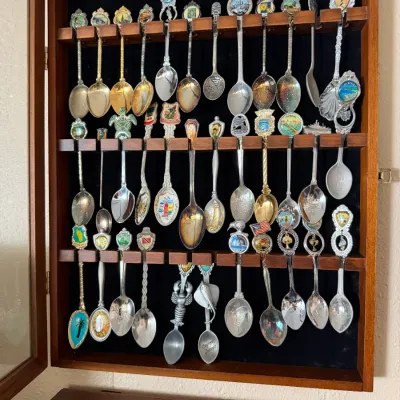 Vintage Travel Souvenir Spoon Collection in Wood Glass Display Case – Europe & Mediterranean Choice #2 DR