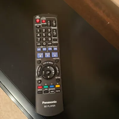 Panasonic DMP-BD35 Blu-ray DVD/CD Player w/ Original Remote – HDMI – Powers On (TVR)