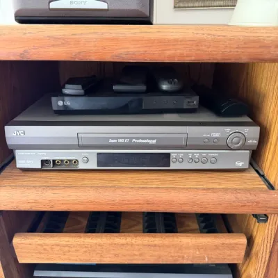 JVC SR-V101US Professional Super VHS S-VHS ET Hi-Fi VCR w/ TBC – Video Transfer Deck Untested (MBR)