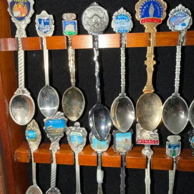 Vintage Travel Souvenir Spoon Collection in Wood Glass Display Case – Europe & Mediterranean Choice #1 DR