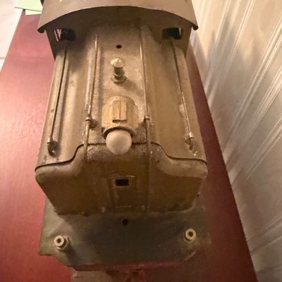 Vintage Pre-War Lionel No. 402 Standard Gauge Electric Locomotive