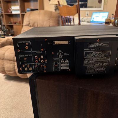 Pioneer CLD-D702 LaserDisc CD/CDV Player – Powers On, Tray Won’t Open – Parts/Repair