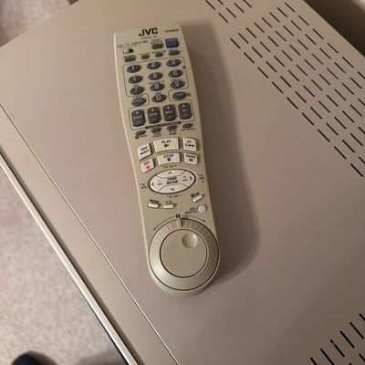 JVC HR-S9600U Super VHS S-VHS ET VCR w/ Jog Shuttle Remote – Powers On (Tvr)