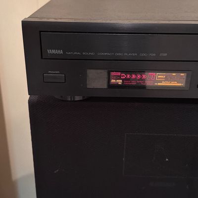 Vintage 1990 Yamaha CDC-705 Natural Sound 5-Disc CD Changer – Powers On / Tray Opens