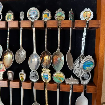 Vintage Travel Souvenir Spoon Collection in Wood Glass Display Case – Europe & Mediterranean Choice #2 DR