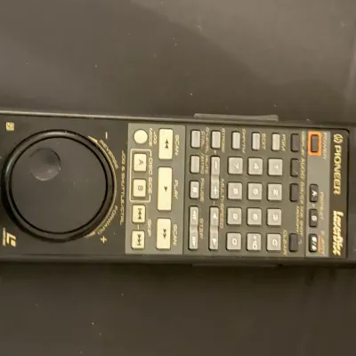 Vintage Pioneer CLD-3070 LaserDisc CD/CDV Player w/ CU-CLD015 Remote – Powers On (tv r)