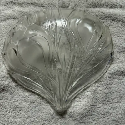 Set of 4 Vintage Frosted Crocus Floral Glass Dessert / Serving Dishes 8"