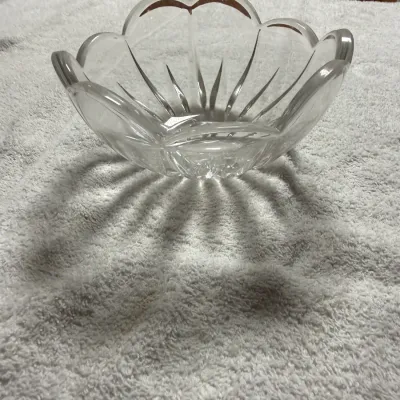 Vintage Clear Crystal Open Flower Petal Bowl – Scalloped Floral Candy Dish