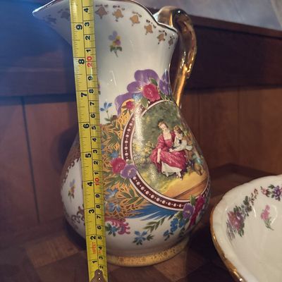 Decorative Floral Pitcher & Rose Bowl – Gold Trim – 2 Pieces (A Den)