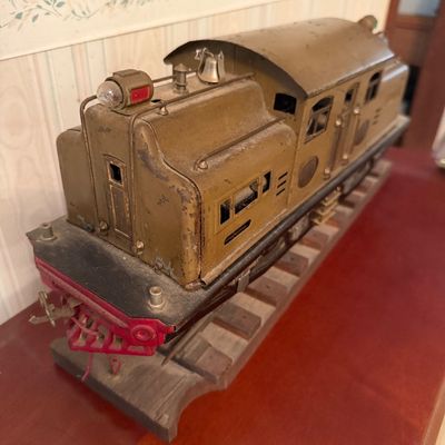 Vintage Pre-War Lionel No. 402 Standard Gauge Electric Locomotive