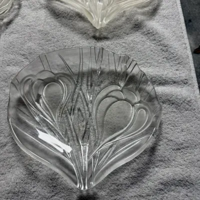Set of 4 Vintage Frosted Crocus Floral Glass Dessert / Serving Dishes 8"