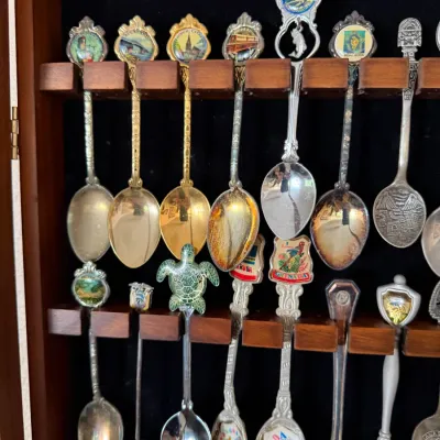 Vintage Travel Souvenir Spoon Collection in Wood Glass Display Case – Europe & Mediterranean Choice #2 DR