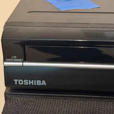 Toshiba DR420KU DVD Video Recorder/Player w/ Remote – HDMI 1080p – Powers On