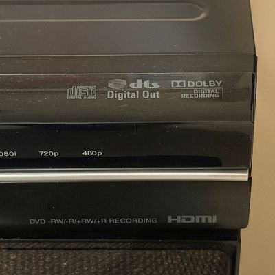 Toshiba DR420KU DVD Video Recorder/Player w/ Remote – HDMI 1080p – Powers On