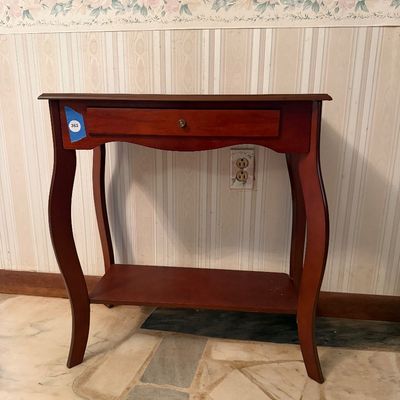 Traditional cabriole leg accent table-F