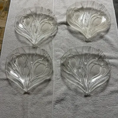 Set of 4 Vintage Frosted Crocus Floral Glass Dessert / Serving Dishes 8"