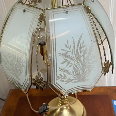 Vintage Brass Tone Table Lamp with Etched Frosted Glass Panel Shade – Floral Botanical Design (LR)
