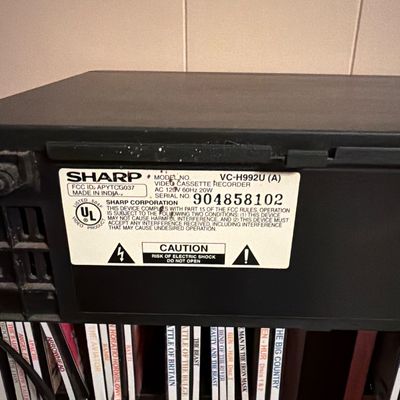 Sharp VC-H992U 4-Head Hi-Fi Stereo VHS VCR – Rapid Rewind – Powers On