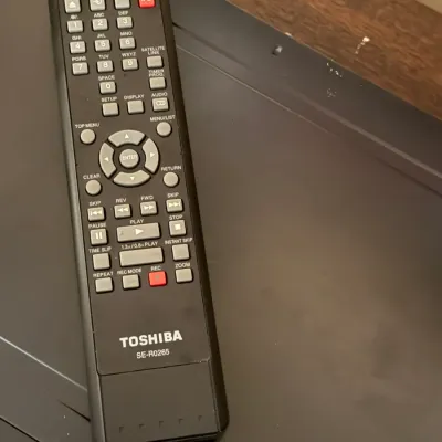 Toshiba DR420KU DVD Video Recorder/Player w/ Remote – HDMI 1080p – Powers On