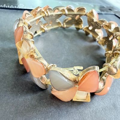 Patel colored type stretch bracelet