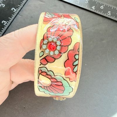 Beautiful vintage pastel colored bracelet