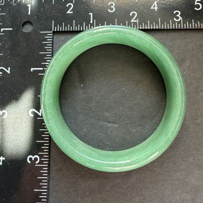 Jade tone type bangle bracelet