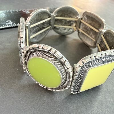 Enamel silver tone stretch bracelet