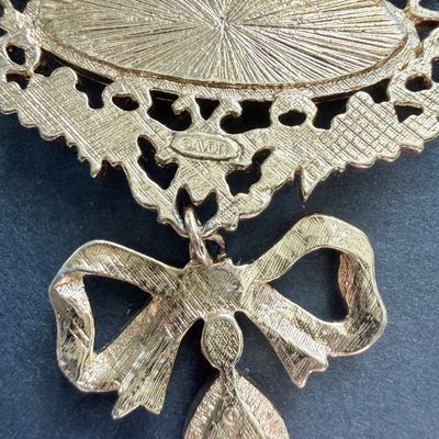 Vintage Avon brooch