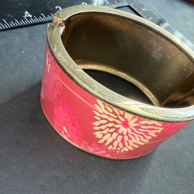 Vintage Avon pink enamel bracelet