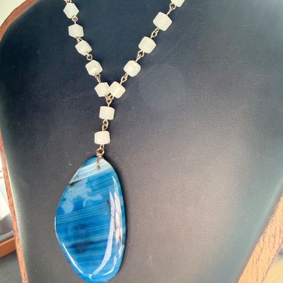 Vintage style blue stone pendant necklace