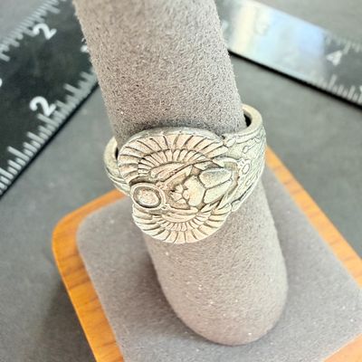 Silver tone unmarked ring