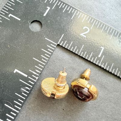 Amber type stone stud earrings vintage stylr