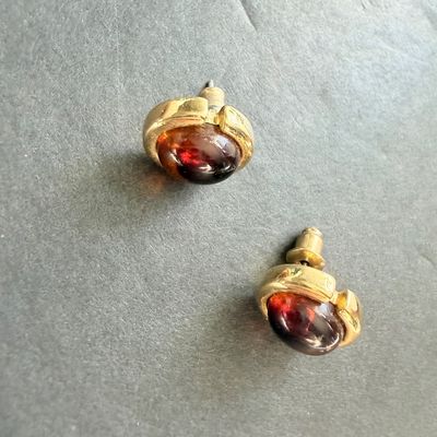 Amber type stone stud earrings vintage stylr