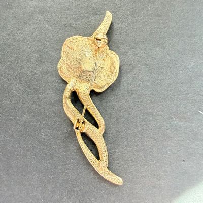 Vintage gold tone floral pin