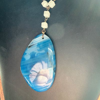 Vintage style blue stone pendant necklace