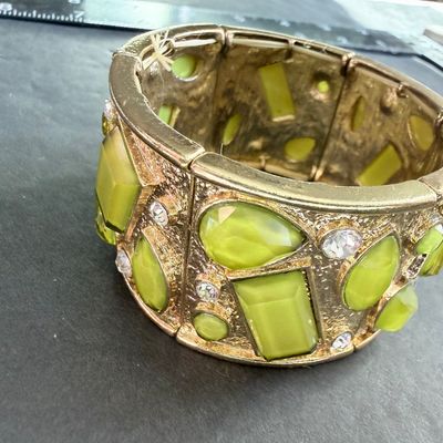 Lime green stretch fashion bracelet