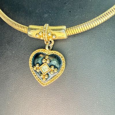 Vintage priemer design marked gold tone necklace