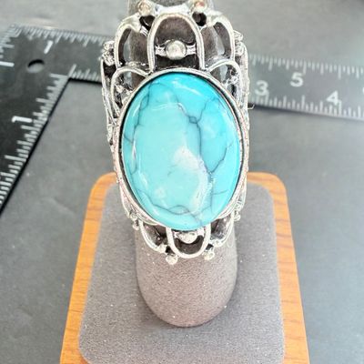 Turquoise stone type stretchy ring