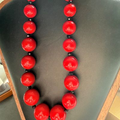 Vintage red beaded necklace