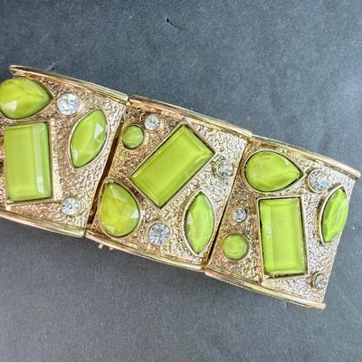Lime green stretch fashion bracelet