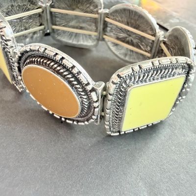 Enamel silver tone stretch bracelet