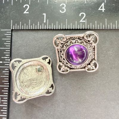 Vintage purple stone center type earrings