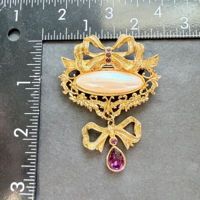 Vintage Avon brooch