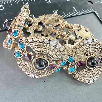Silver tone stretch fashion bracelet
