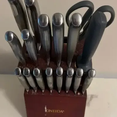 Oneida Knife Block Set with Kitchen Shears